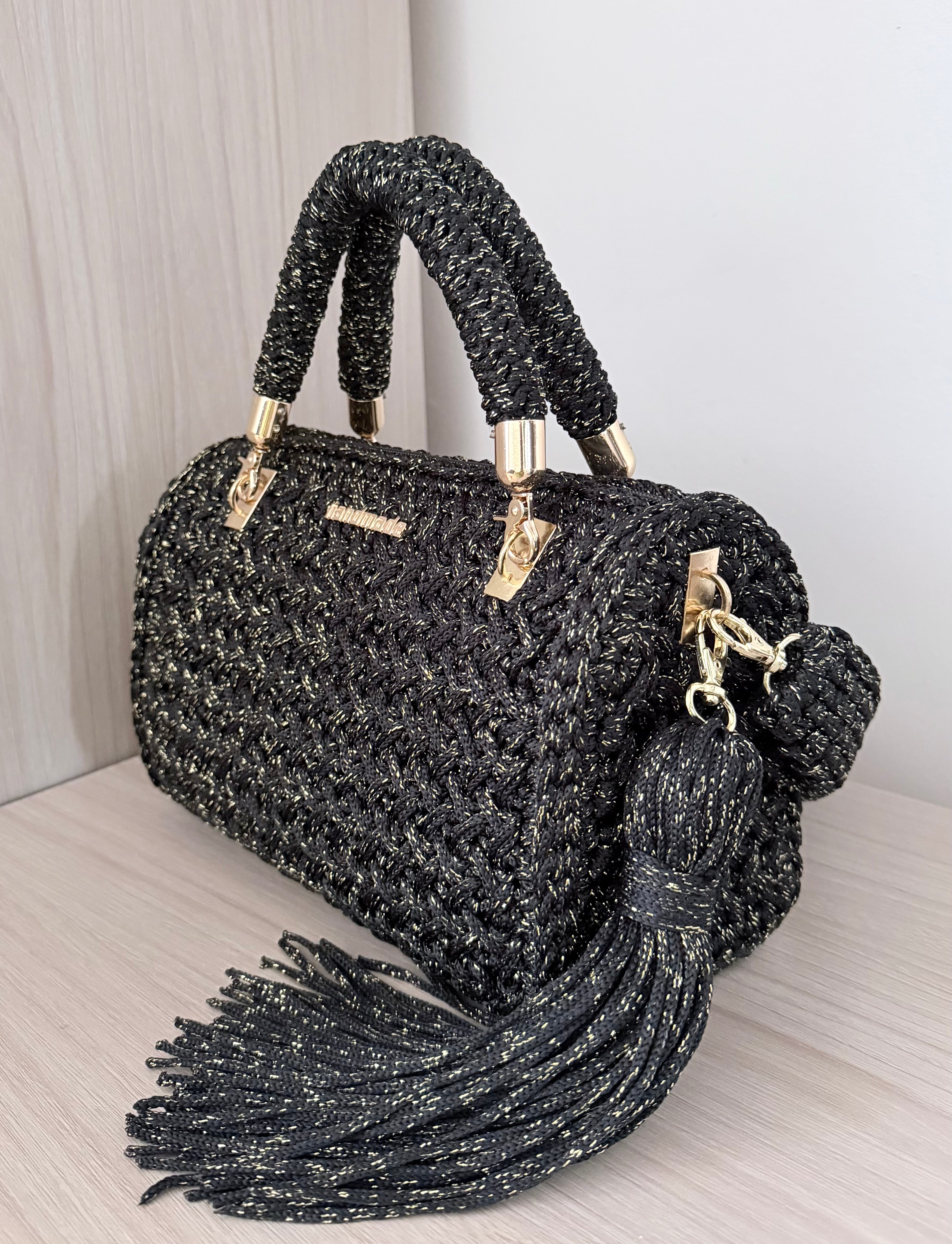 Torebka handmade „Golden Noir” – elegancki kuferek z chwostem